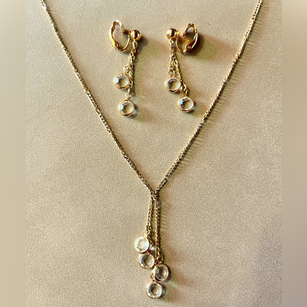 Vintage AVON Gold Tone Bezel Set Crystals Y Drop Necklace & Dangle Earrings Set